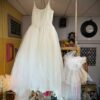 Elegant White Wedding Gown with Tulle Skirt